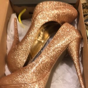 Charlotte Russe Gold Glitter High Heels NEW Sz 10